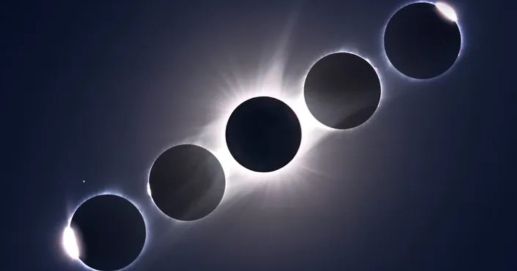 La atmósfera del sol emerge en el punto culminante de un eclipse solar total. (Crédito de la imagen: Foto de: Alan Dyer/VW Pics/UIG vía Getty Images)