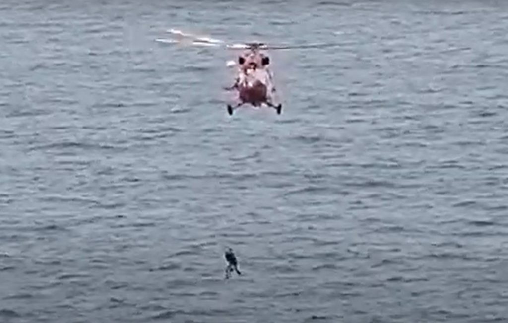 Rescate de dos personas que cayeron al mar en Tenerife