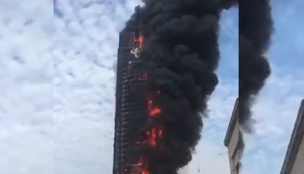 Incendio en el rascacielos de China Telecom en Changsha: se desconoce el número de víctimas