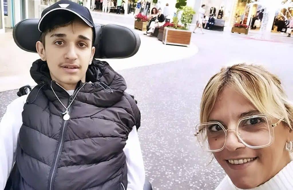 El Gobierno ofrece una vivienda adaptada en Tenerife a la familia de Hugo, el menor tetrapléjico tras un accidente