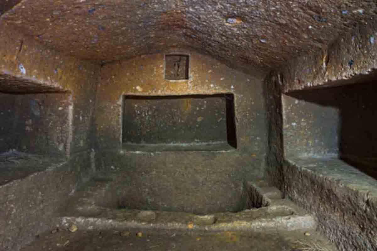 Arqueólogos descubrimiento tumbas