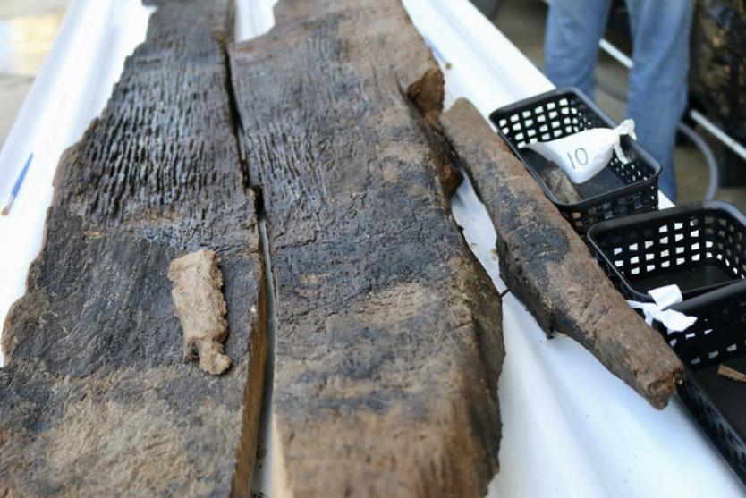 En 2022 se realizó el descubrimiento una canoa de 3000 años de antigüedad que se encuentra en conservación. Dean Witter / Sociedad Histórica de Wisconsin