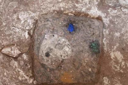 Piedra encontrada por los arqueólogos- CIENCIA