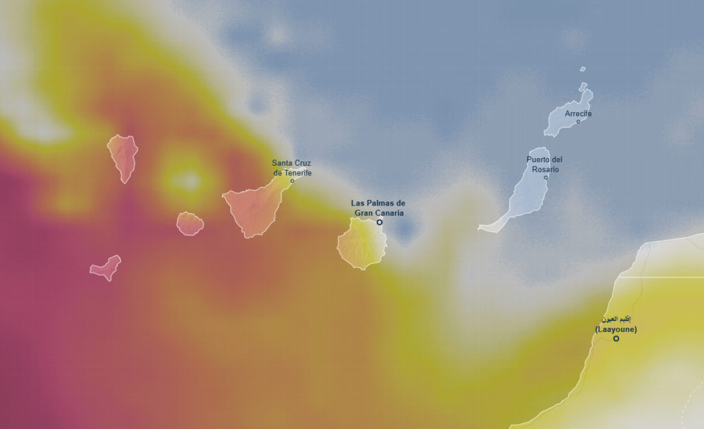 Imagen de Tenerife con cielo ligeramente turbio por calima y ambiente despejado tras el aviso amarillo activado por la AEMET.