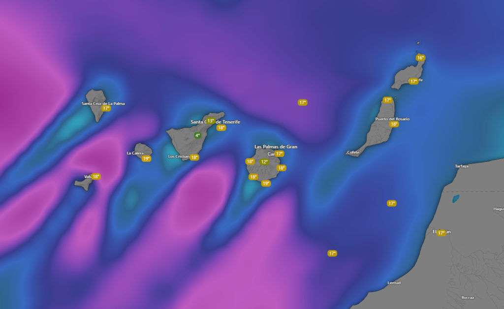 Cielo nuboso sobre las islas Canarias con viento y nubes asociado al cambio de tiempo previsto por AEMET con lluvias débiles y descenso de temperaturas.