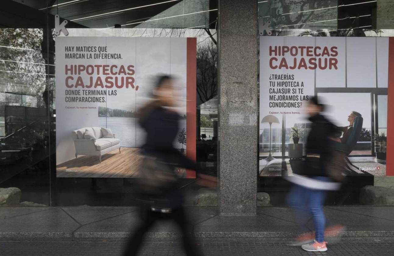 El euríbor da un giro y castiga a las hipotecas: suben las cuotas en plena crisis