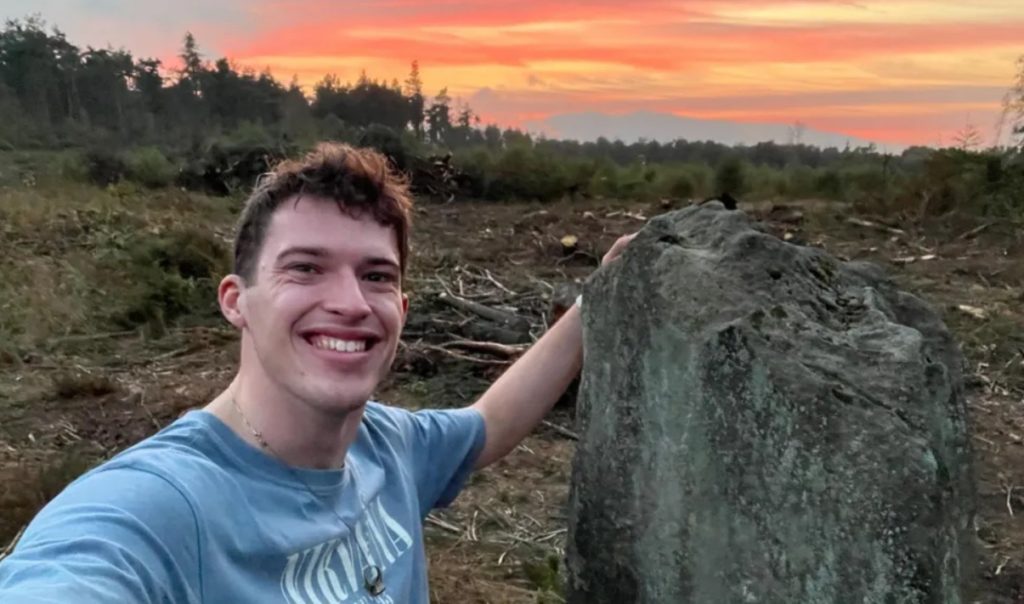 Imagen del bosque de Derbyshire con piedras megalíticas donde se produjo el descubrimiento de un complejo ritual de la Edad del Bronce