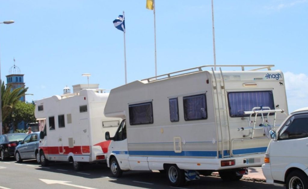Tenerife estrena área de estacionamiento gratuita para caravanas en Arona con servicios de vaciado de depósitos y agua potable