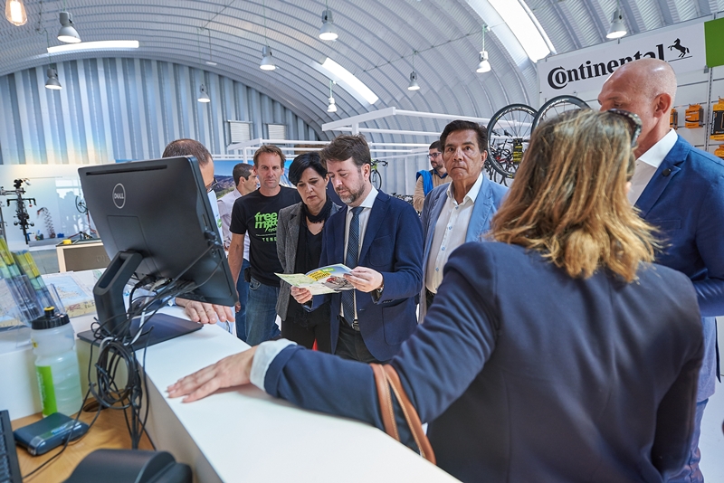 El acto de inauguración, celebrado el pasado jueves, contó con la presencia de numerosas personalidades políticas y sociales