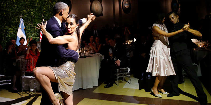 Los Obama se animan a bailar tango en cena de gala en Buenos Aires