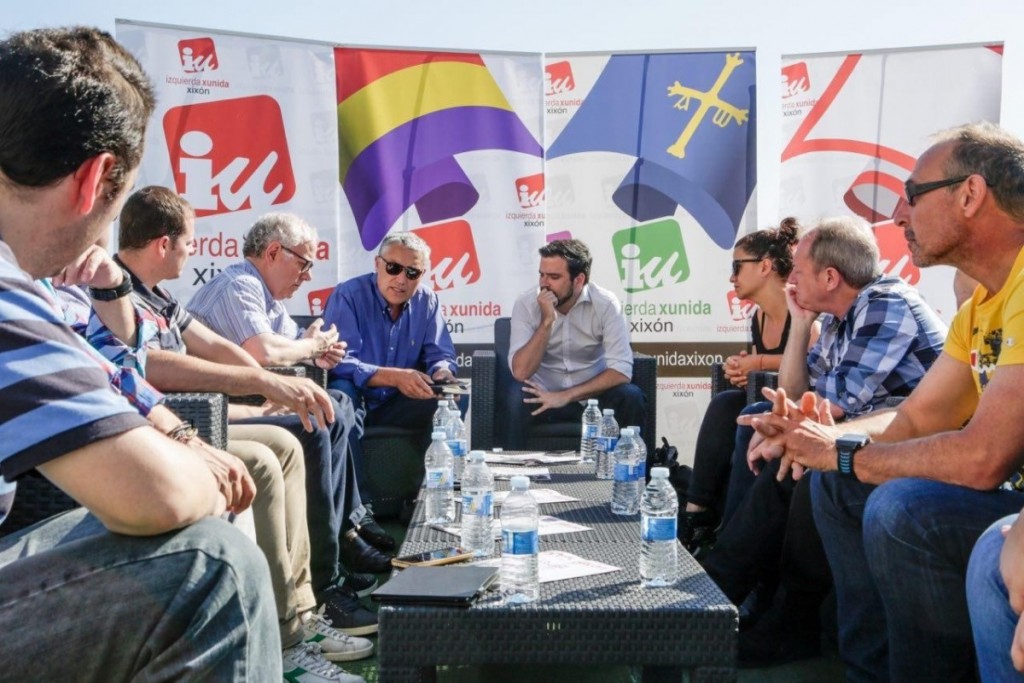 Alberto Garzón reunido con los trabajadores de Arcelor Mittal