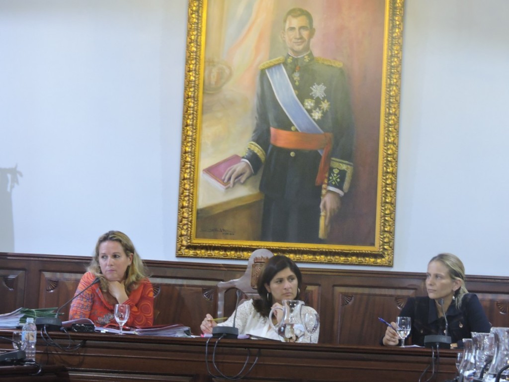 La interventora Ruth Arteaga, la primera por la derecha / NORCHI