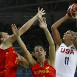 Leo Rodríguez, en el centro, en los últimos Juegos Olímpicos con España| FIBA