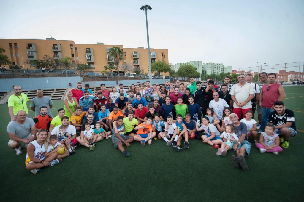 Jugadores, directiva y vecinos del barrio se han sumado a construir un club ilusionante y con ganas de poder crecer. Fran Pallero
