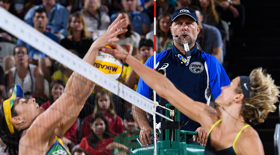 ARBITRO VOLEY CHEMA PADRON