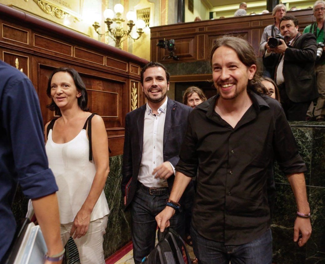 Carolina Bescansa, Alberto Garzón y Pablo Iglesias en el Congreso de los Diputados | FOTO: EUROPA PRESS