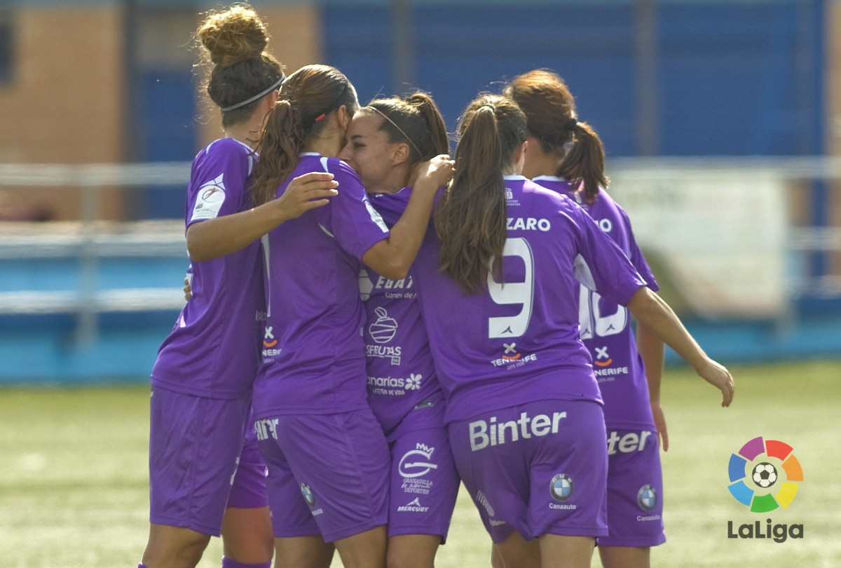 Las jugadoras del Granadilla Egatesa celebran el gol anotado por Pisco en Zaragoza. /DA