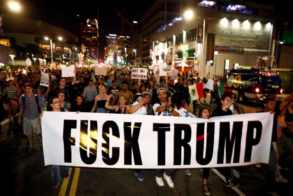 Manifestantes protestan tras la victoria de Donald Trump | REUTERS/Patrick T. Fallon