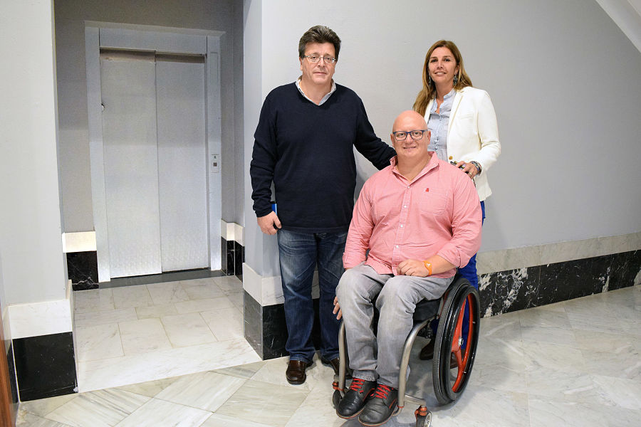José Carlos Acha, concejal de Cultura, Carlos Correa, concejal de accesibilidad y Yolanda Moliné, concejal de Distrito Salud-La Salle del ayuntamiento de Santa Cruz de Tenerife | DA