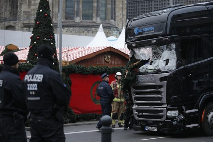 ATAQUE BERLÍN