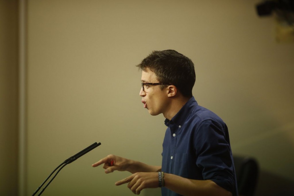 Íñigo Errejón (Podemos) durante una comparecencia ante los medios en el Congreso | FOTO: EUROPA PRESS