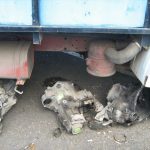 No es un desguace, es un depósito del servicio municipal de grúas en La Laguna, donde supuestamente se sacaban piezas de los coches, algunos de ellos retirados apenas unos días antes. DA