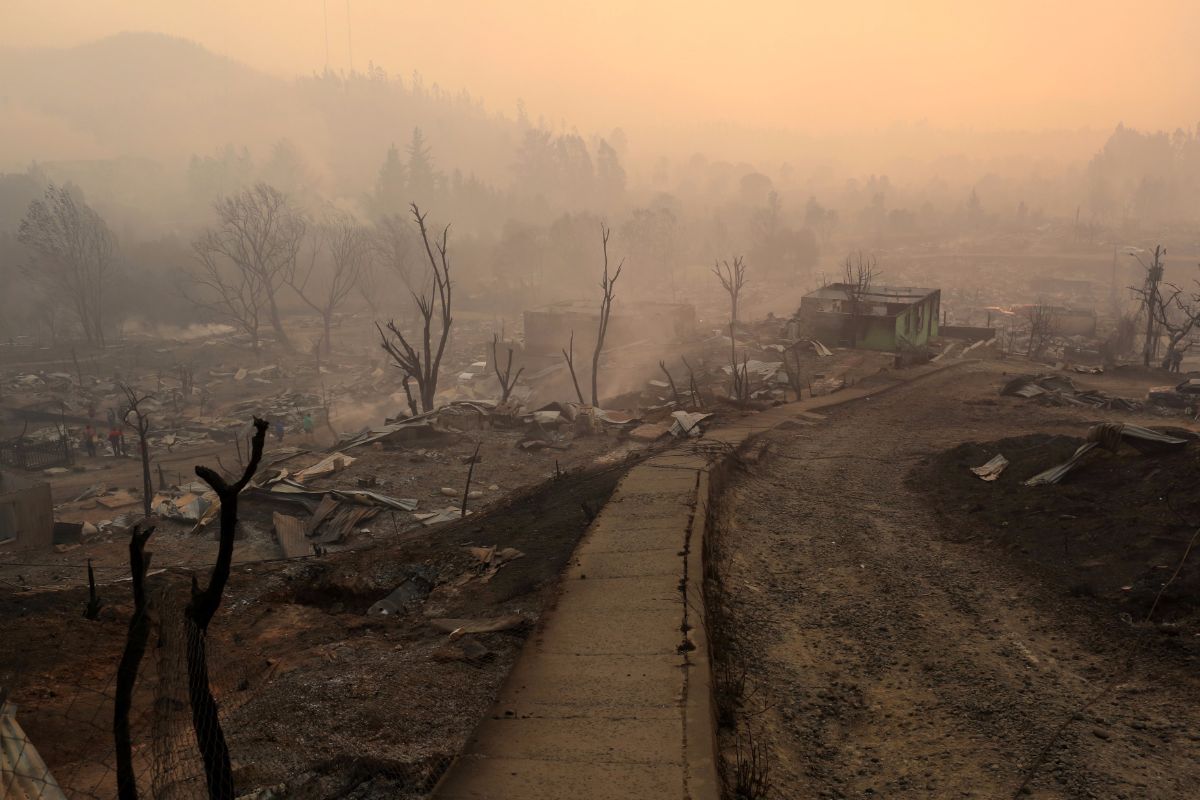 Los incendios de Chile ya dejan 230.000 hectáreas calcinadas y tres