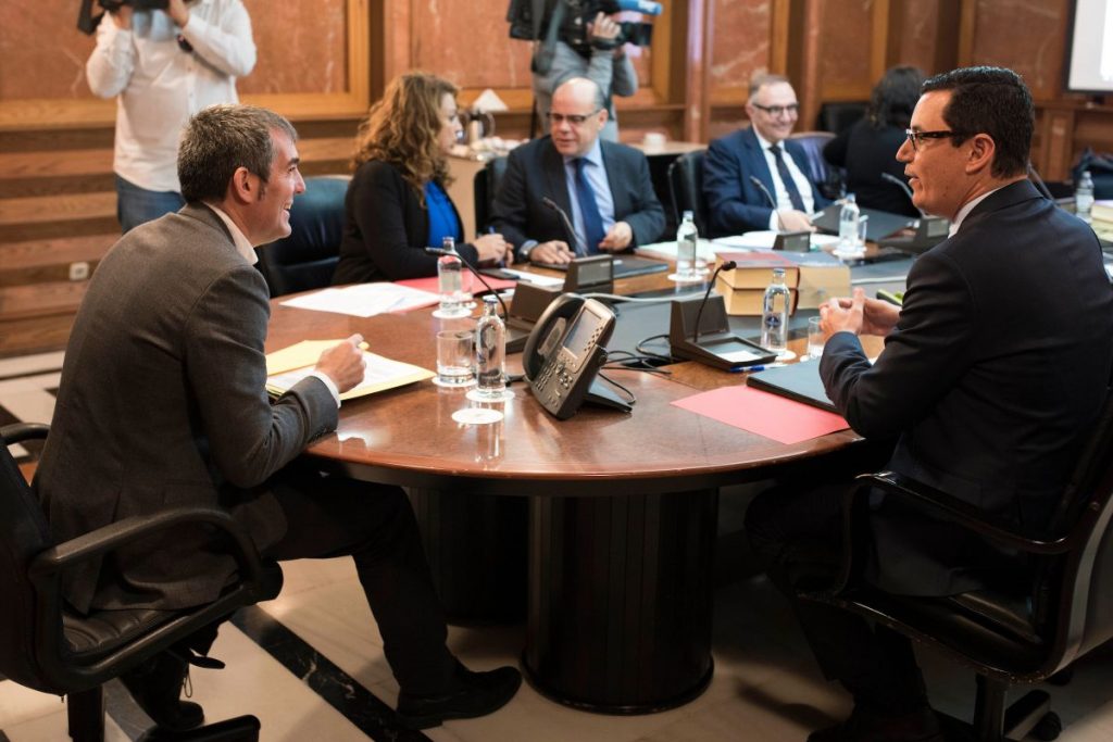 Reunión del Consejo de Gobierno de Canarias, en minoría, bajo la presidencia de Fernando Clavijo. / DA
