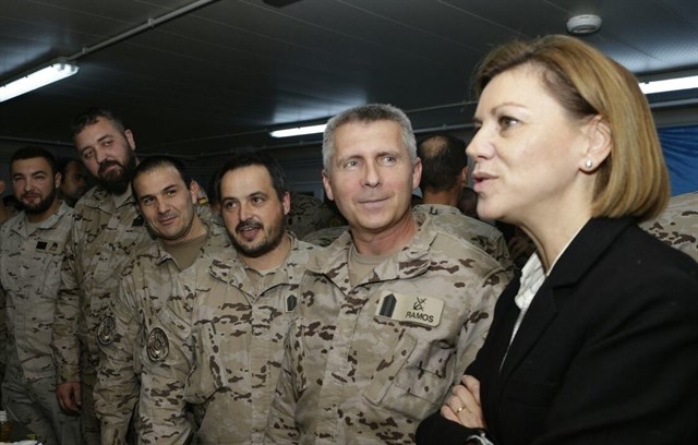 Cospedal se compromete a buscar el contrato del Yak 42