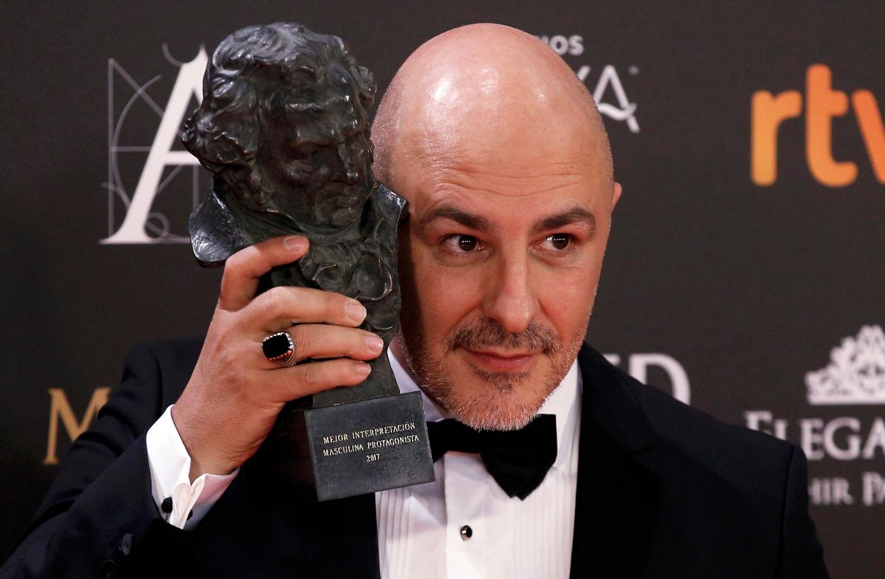 Roberto Álamo recoge su premio al mejor actor por Que Dios nos perdone | RETUERS
