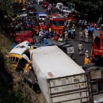 Imagen del accidente de una guagua en Honduras | REUTERS/Jorge Cabrera