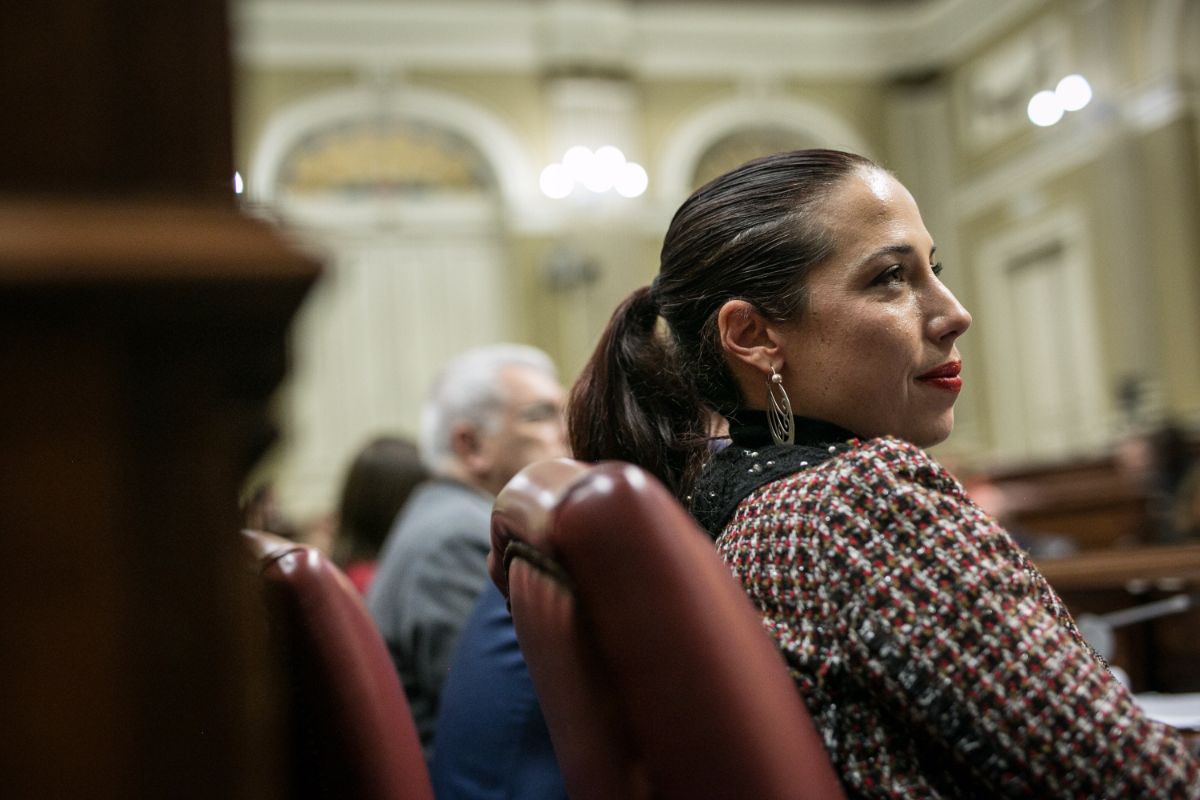 La presidenta del Grupo Socialista, Patricia Hernández, en su nueva ubicación tras la salida del Gobierno | ANDRÉS GUTIÉRREZ