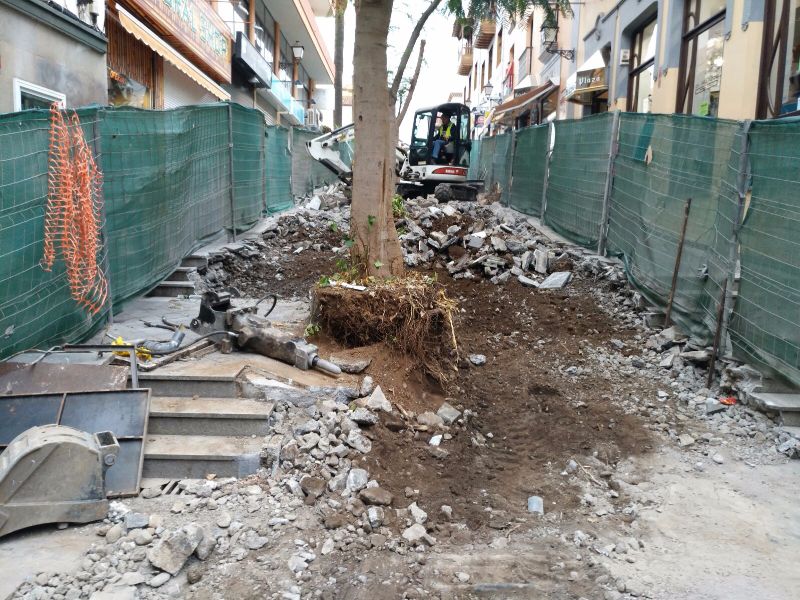 Los trabajos pueden resultar molestos para los comerciantes y usuarios de la vía, una de las más transitadas. DA