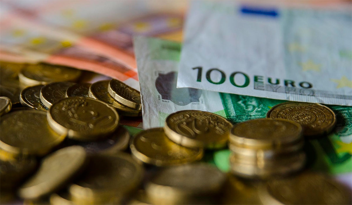 ECONOMÍA PIB DINERO