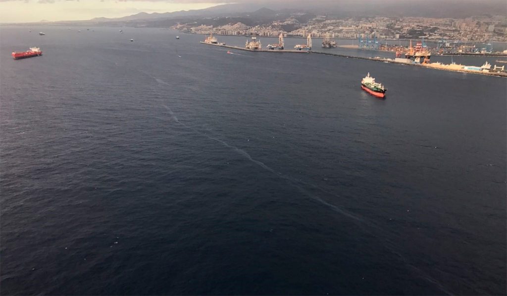 VERTIDO GASOIL PUERTO LAS PALMAS FERRY