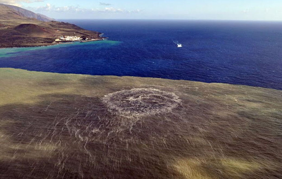 Última erupción volcánica en Canarias, frente a La Restinga, El Hierro, en 2011. DA