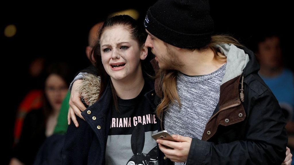 Dos jóvenes en Manchester Darren Staples Reuters