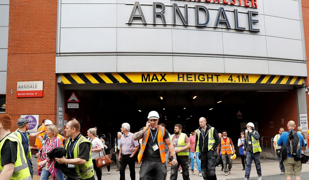 ATAQUE MANCHESTER EVACUACIÓN CENTRO COMERCIAL