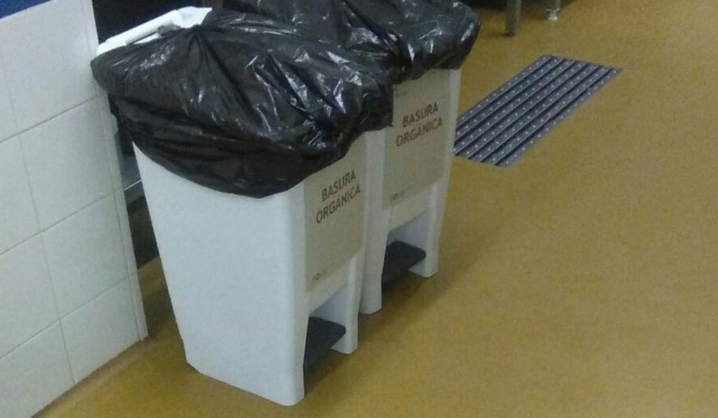 Los residuos procedían de la elaboración de las comidas y de las sobras de las bandejas de los pacientes. DA