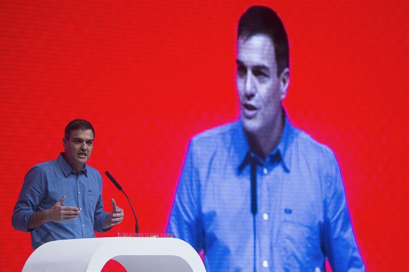 Pedro Sánchez, durante su intervención en un acto en el que Miquel Iceta ha sido proclamado candidato del PSC a la presidencia de la Generalitat de Cataluña | EFE/Quique García