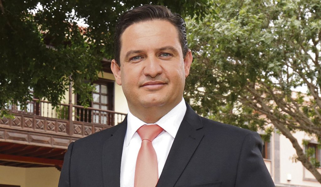 José Julián Mena