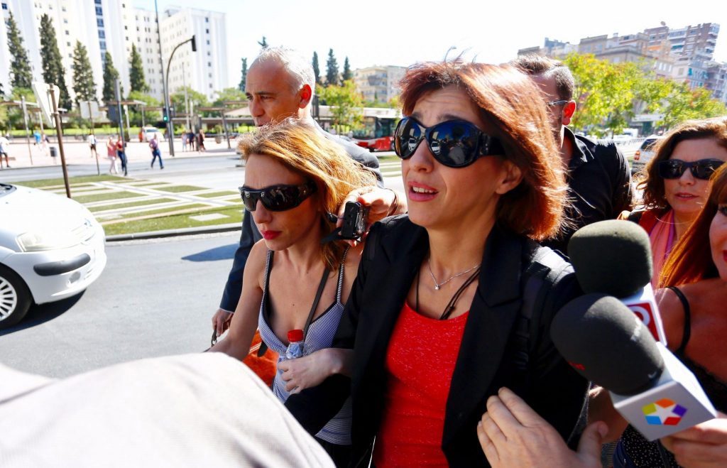 Juana Rivas, a su llegada a los juzgados de Granada | EP