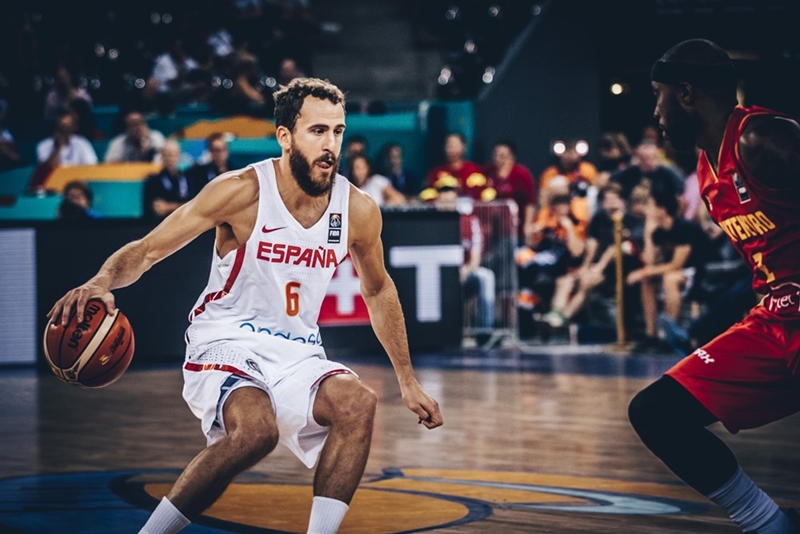 Sergio Rodríguez, ante Tyrese Rice| FIBA