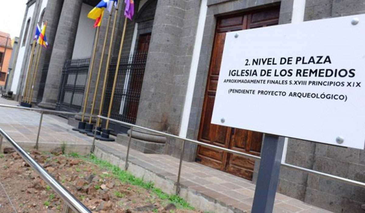 Imagen de los restos en la plaza antes de ser cubiertos, en noviembre de 2015. Sergio Méndez