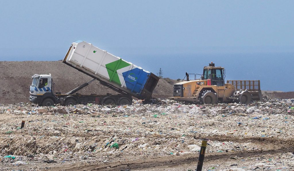 Se construirá una nueva celda de vertido, se ampliará la planta de selección y se instalará una aspiradora de plásticos. DA