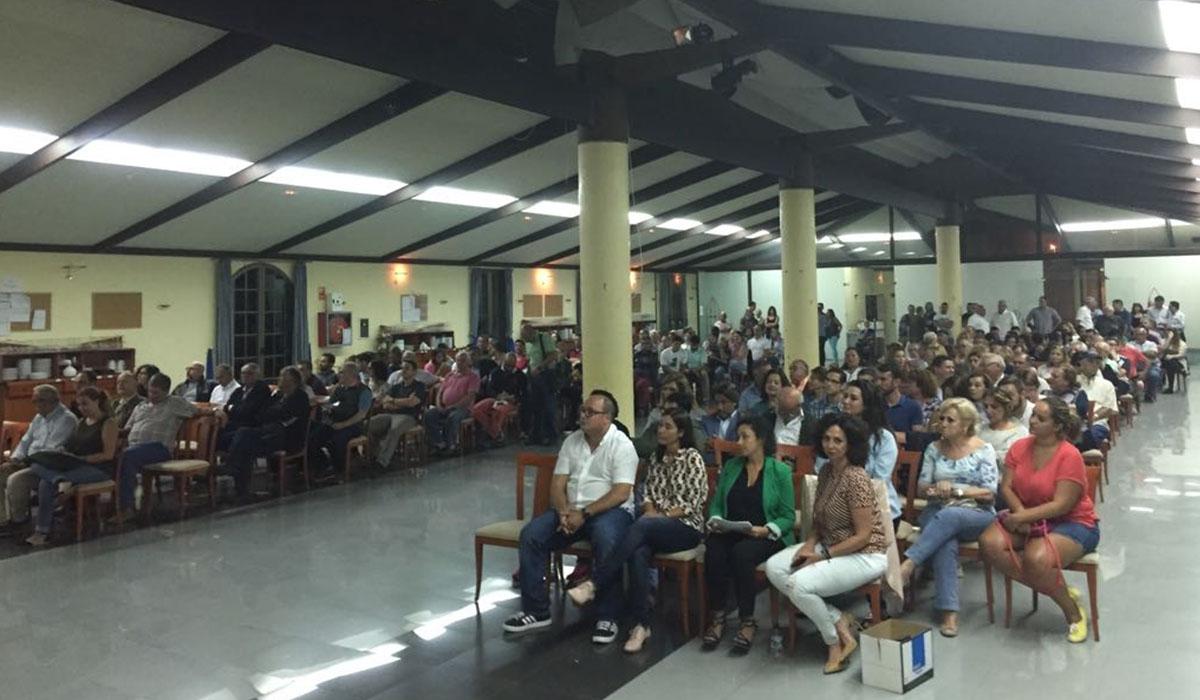 Asamblea local del PSOE de La Laguna, el jueves. DA
