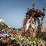 La imagen salió de la ermita de El Socorro arropada por un gentío que dio muestras de un gran fervor. Fotos: Andrés Gutiérrez