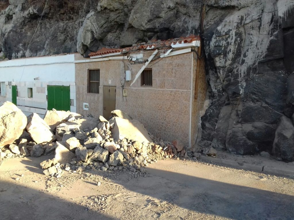 Desprendimiento de rocas en Santa Lucía, en Güímar | LOS JARDINEROS