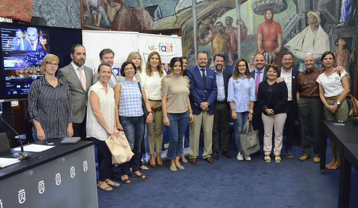 La octava edición de la Gala Solidaria del Foro Amigos del Sur de Tenerife se presentó ayer en el Cabildo. DA