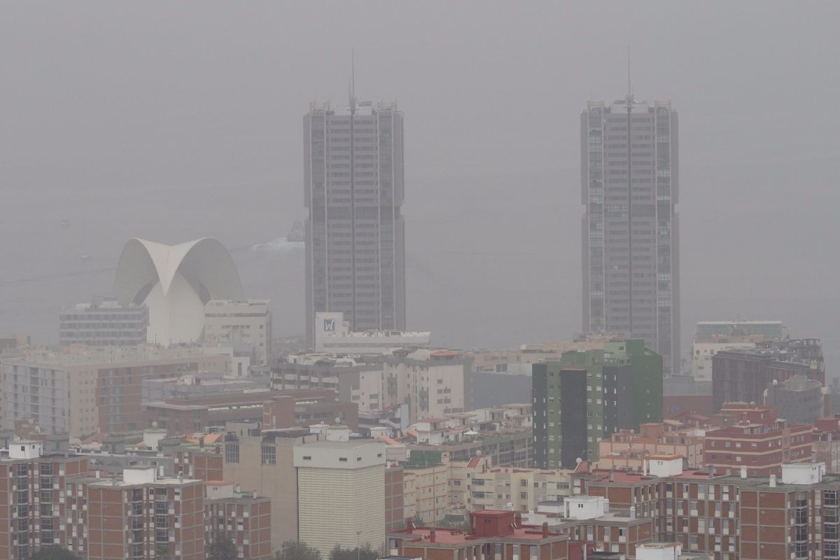 Santa Cruz amanece envuelta en calima | Sergio Méndez